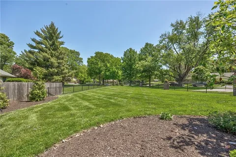 $1,595,000 | 8600 Reinhardt Lane, Leawood, KS 66206