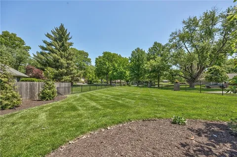 $1,595,000 | 8600 Reinhardt Lane, Leawood, KS 66206
