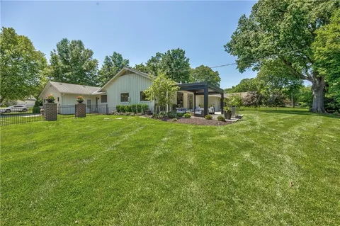 $1,595,000 | 8600 Reinhardt Lane, Leawood, KS 66206