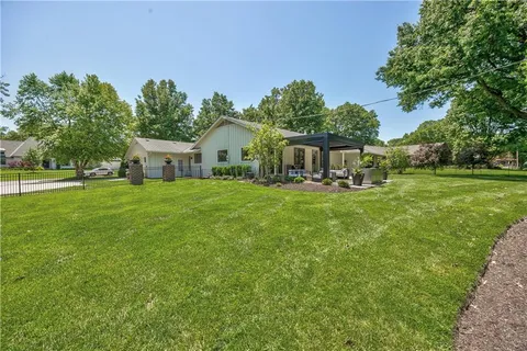 $1,595,000 | 8600 Reinhardt Lane, Leawood, KS 66206