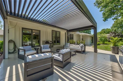 $1,595,000 | 8600 Reinhardt Lane, Leawood, KS 66206