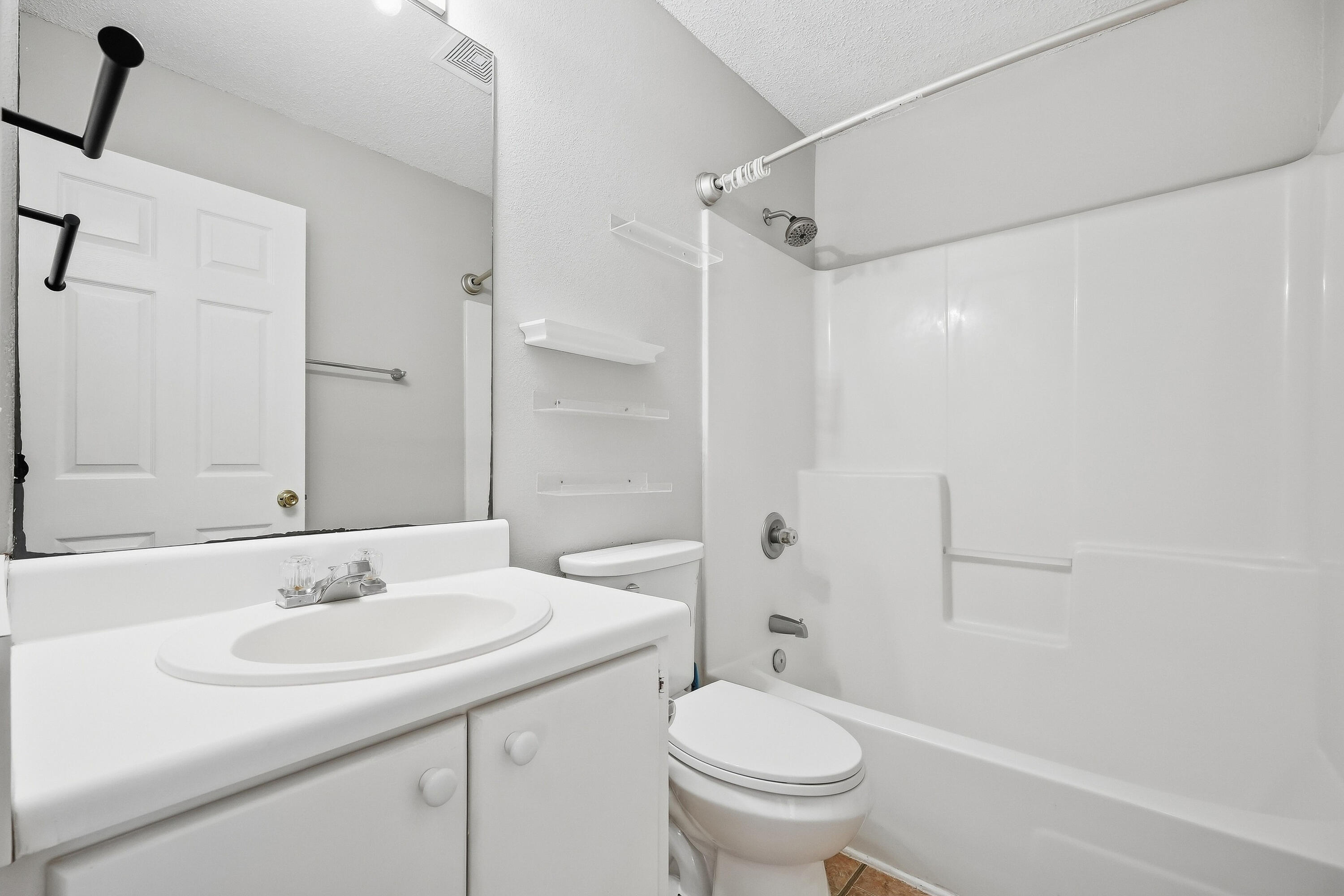 83 Stowe Road Mary Esther, FL 32569 - Photo 32 of 37 Full Bathroom