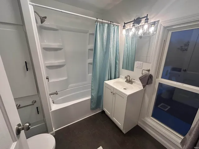 $237,000 | 403 South Michigan Street, Oxford, IN 47971