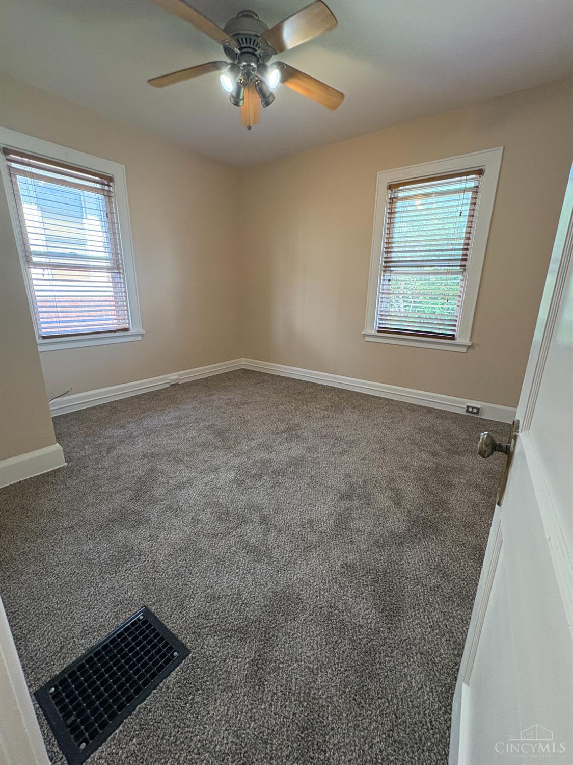 5244 Montgomery Road Cincinnati, OH 45212 - Photo 10 of 13 Gallery Image 10