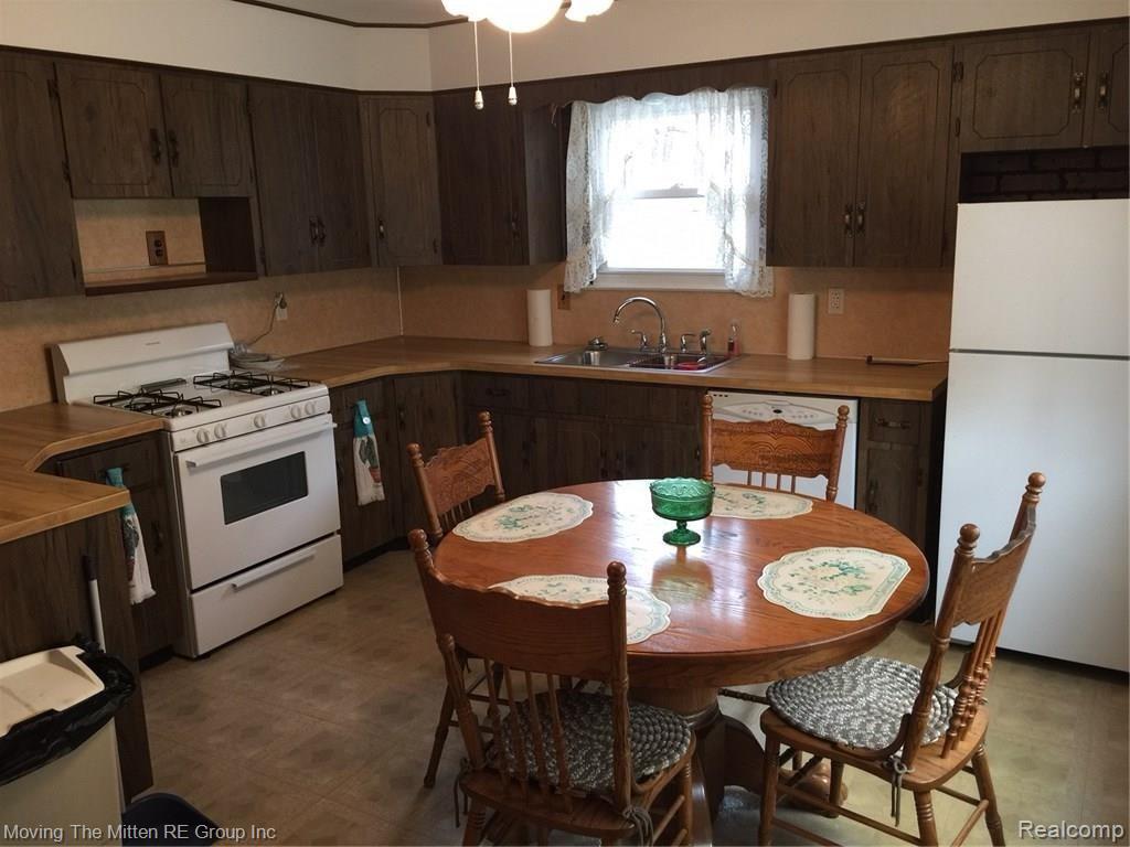 6757 Belleville Road Belleville, MI 48111 - Photo 2 of 11
