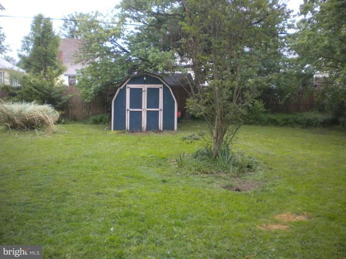 2528 Wycliffe Road Baltimore, MD 21234 - Photo 13 of 15 Back yard