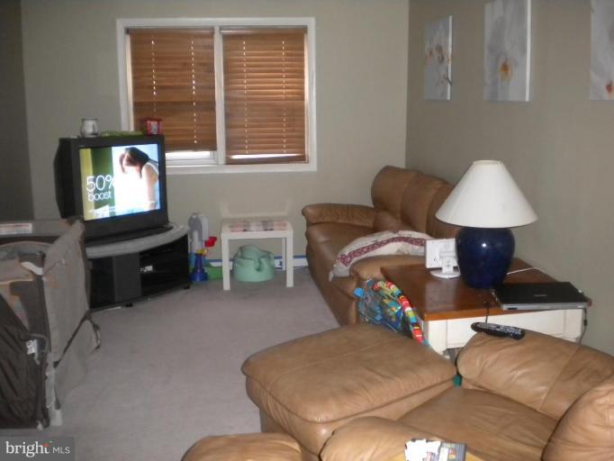 2528 Wycliffe Road Baltimore, MD 21234 - Photo 9 of 15 Family Room