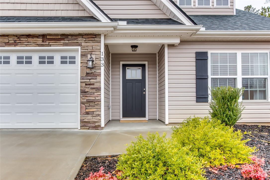 133 Gallant Lane Anderson, SC 29621 - Photo 2 of 27 Gallery Image 2