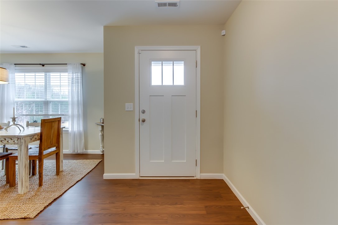 133 Gallant Lane Anderson, SC 29621 - Photo 3 of 27 Gallery Image 3