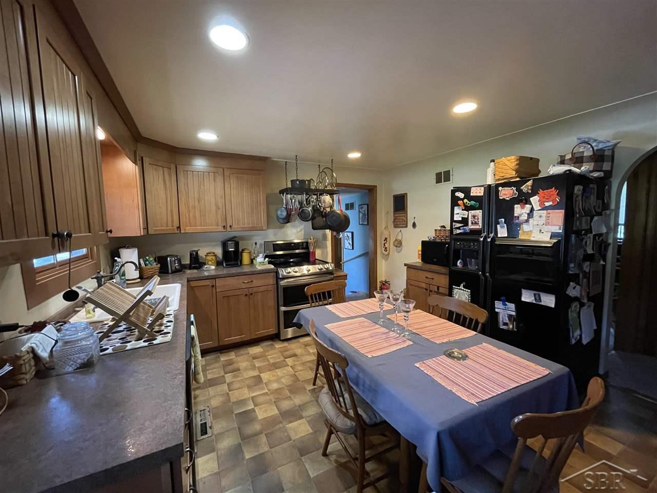 4872 Flajole Road Midland, MI 48642 - Photo 5 of 13 Kitchen