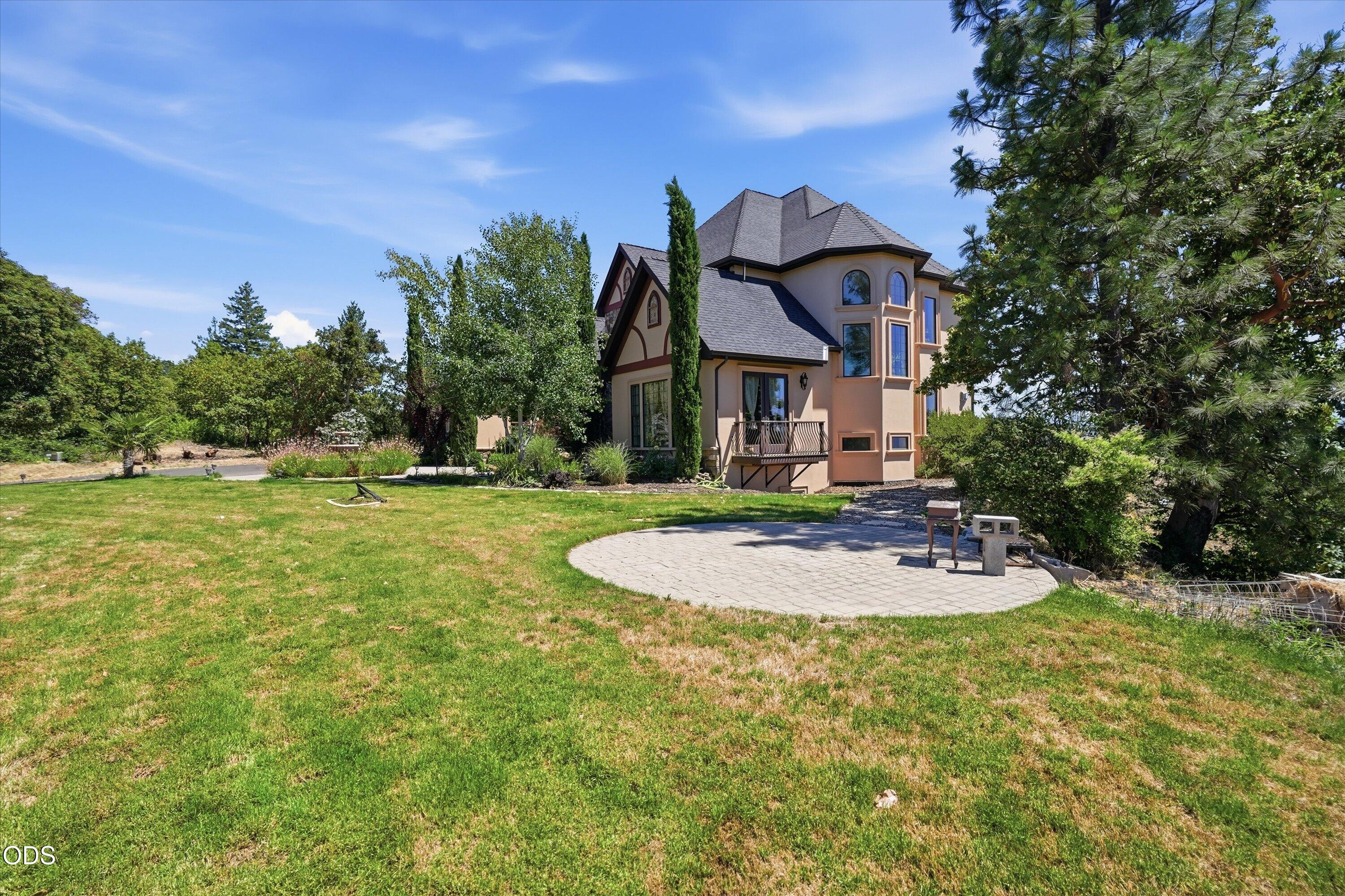 15202 Richards Way Eagle Point, OR 97524 - Photo 14 of 129