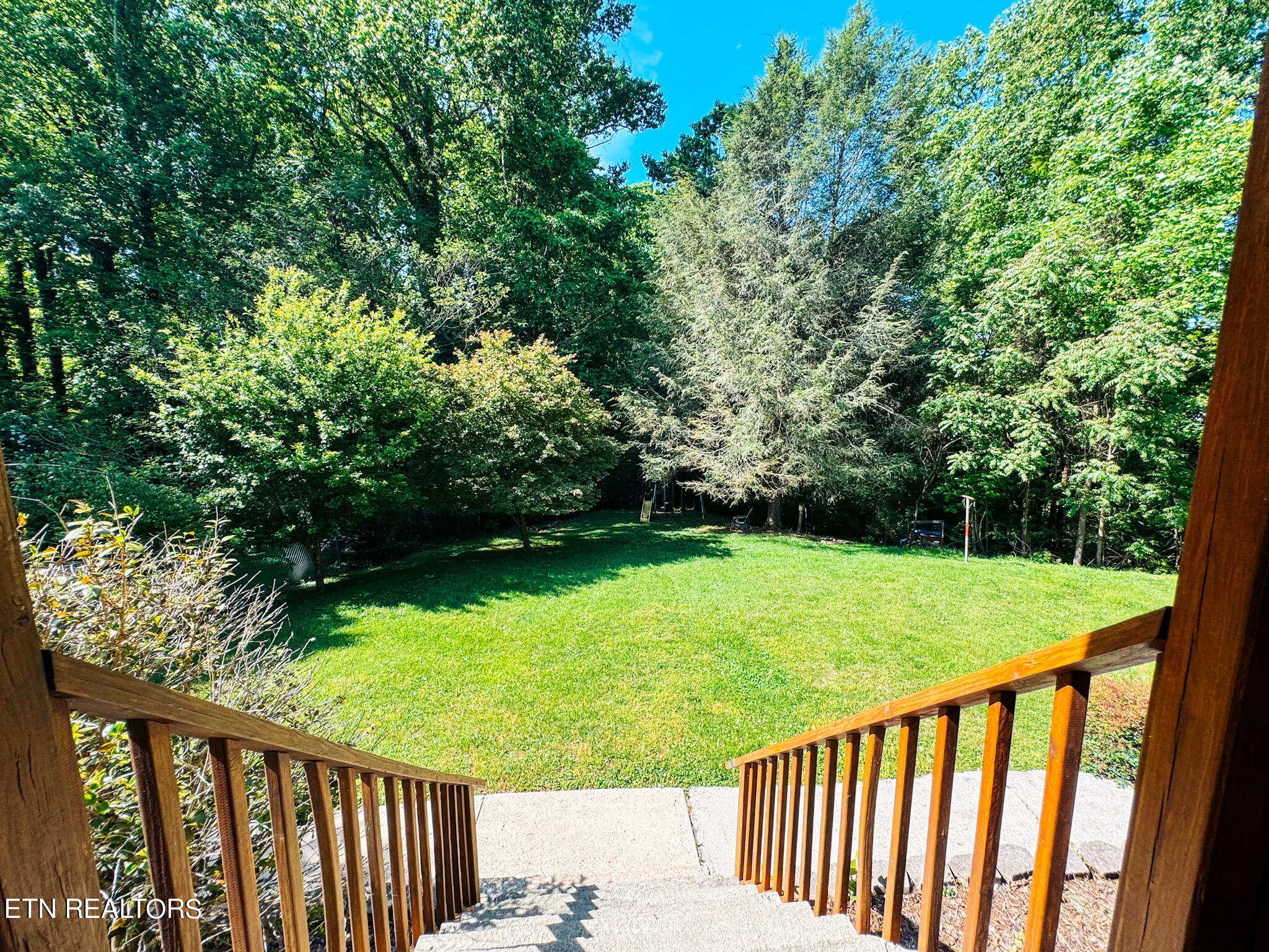120 Wabash Lane Oak Ridge, TN 37830 - Photo 28 of 31 wabash backporch rail
