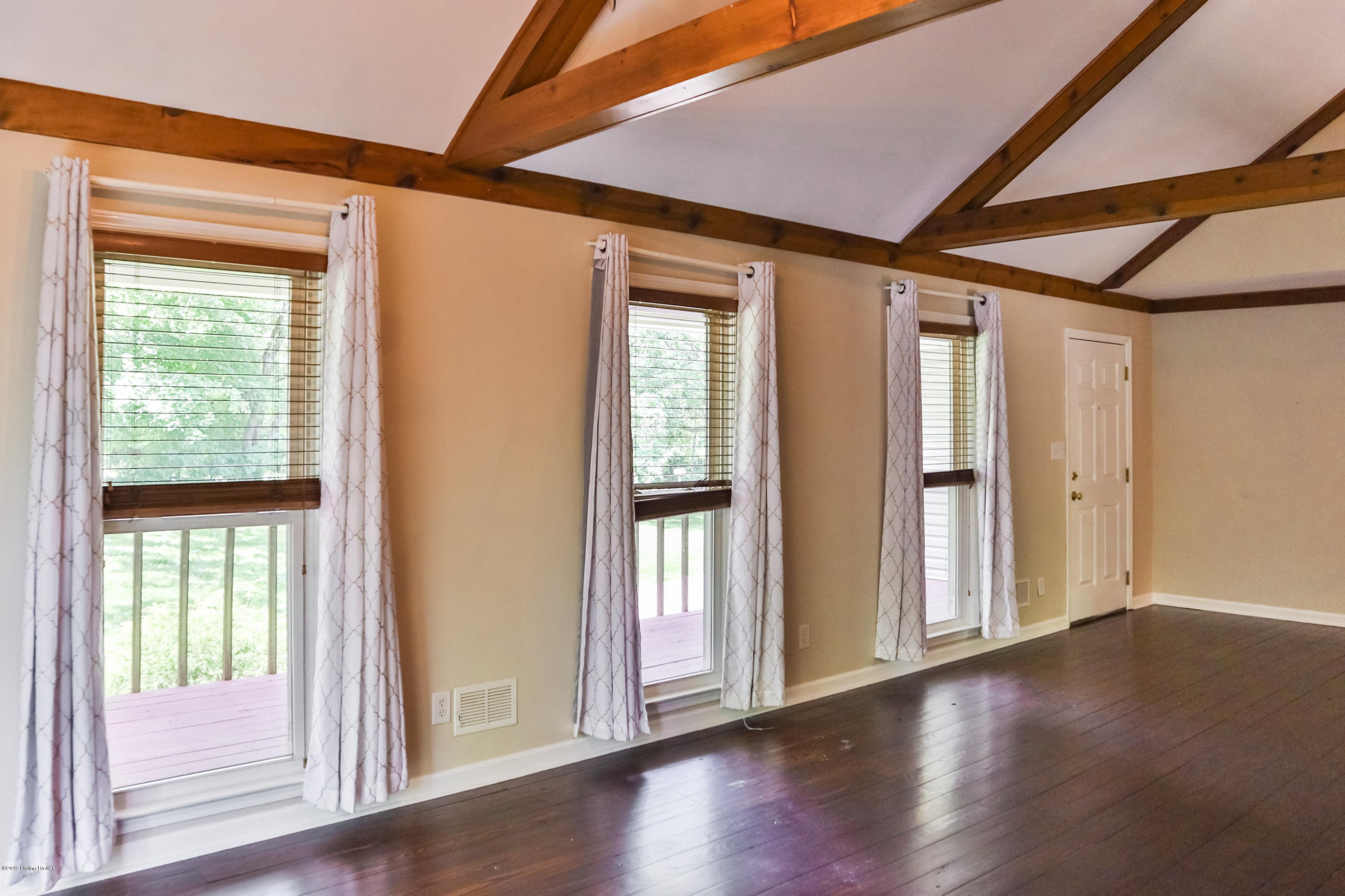 1009 Cedar Point Road La Grange, KY 40031 - Photo 6 of 45 012 20190528 0288