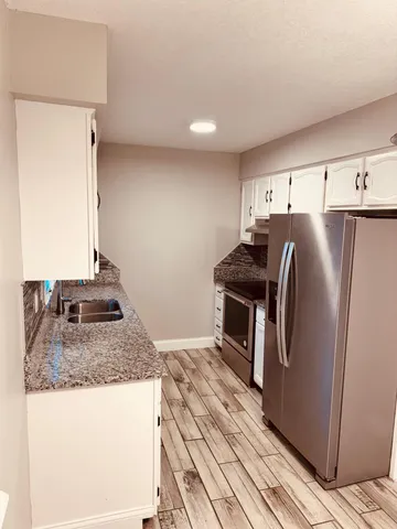 $2,800 | 10701 Vincent Avenue South, Bloomington, MN 55431