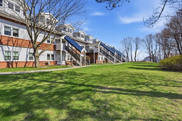 $424,000 | 26 School Street, Unit 206, Hull, MA 02045