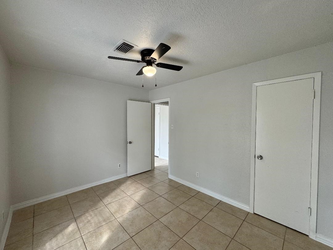 12643 Chiswick Road Houston, TX 77047 - Photo 9 of 18