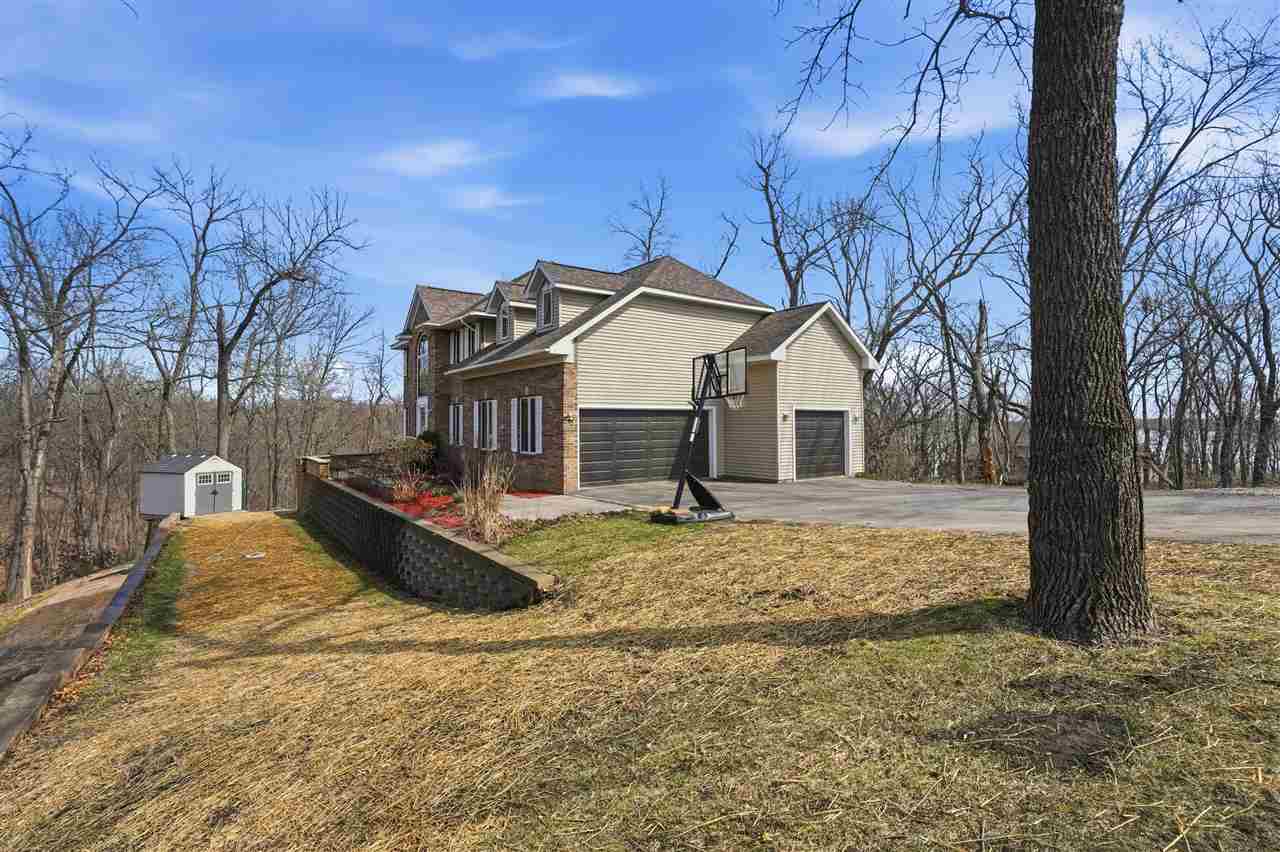 3256 Meadow Ridge Road Northeast Solon, IA 52333 - Photo 4 of 69 Gallery Image 4