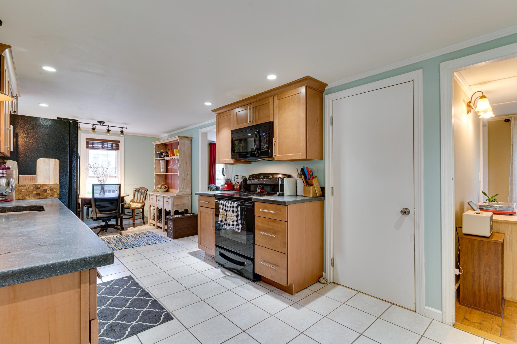 39 Harding Street Rochester, NH 03867 - Photo 8 of 27