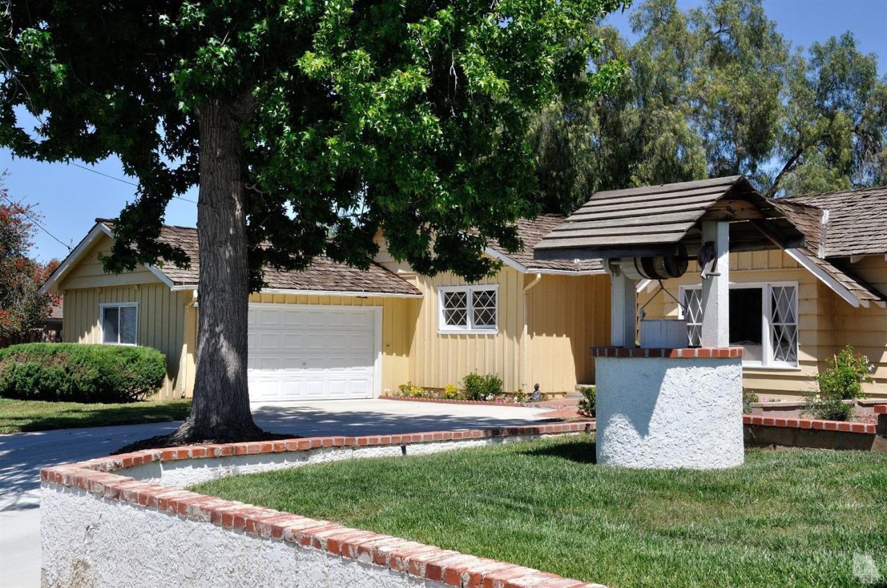 1072 Appleton Road Simi Valley, CA 93065 - Photo 41 of 41 front view of house with a yard