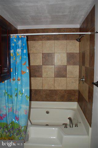 2127 Newville Road Carlisle, PA 17015 - Photo 13 of 25 Gallery Image 13
