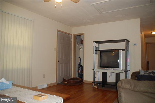 2127 Newville Road Carlisle, PA 17015 - Photo 9 of 25 Gallery Image 9