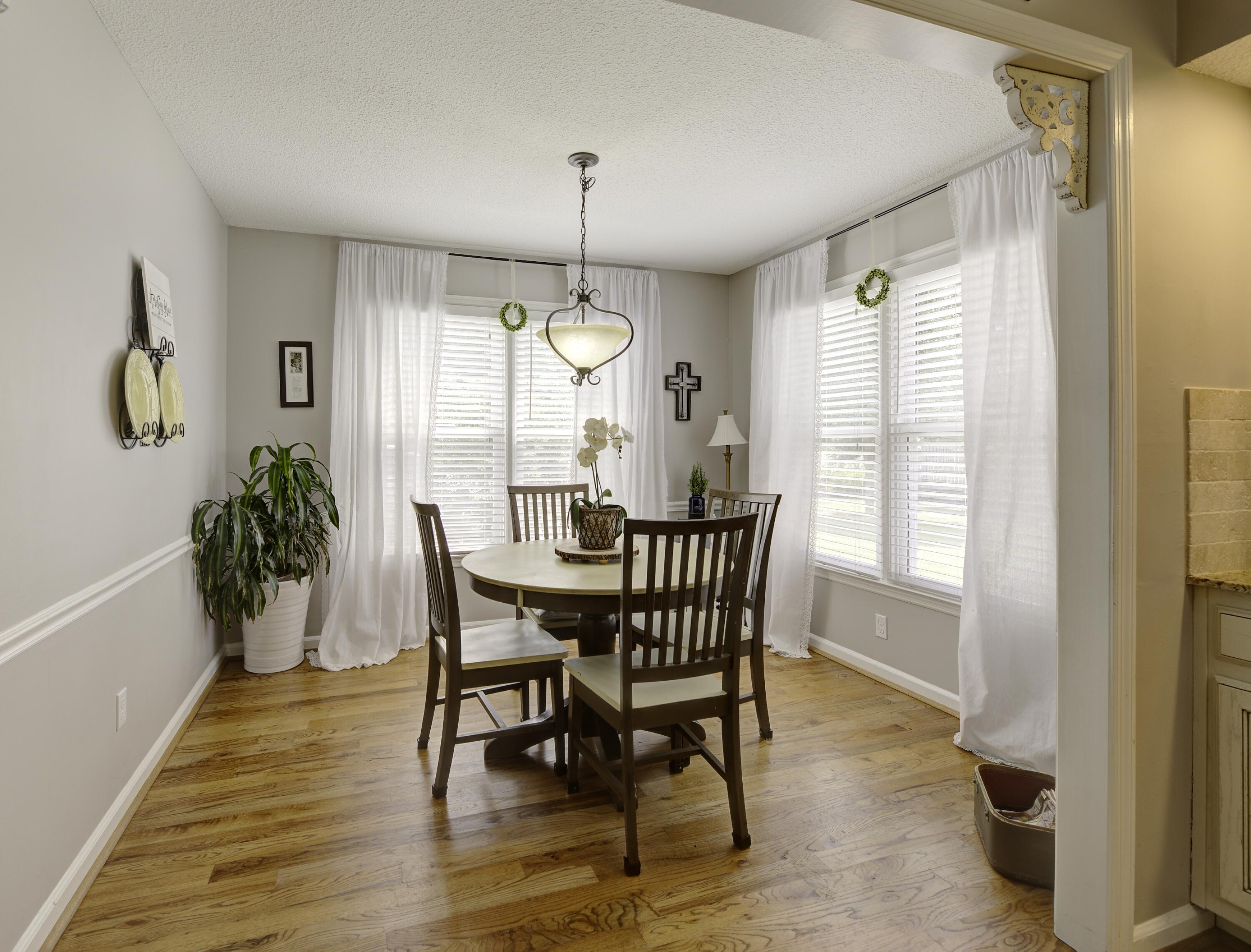 325 Shadow Ridge Drive Chattanooga, TN 37421 - Photo 11 of 43 Breakfast Room