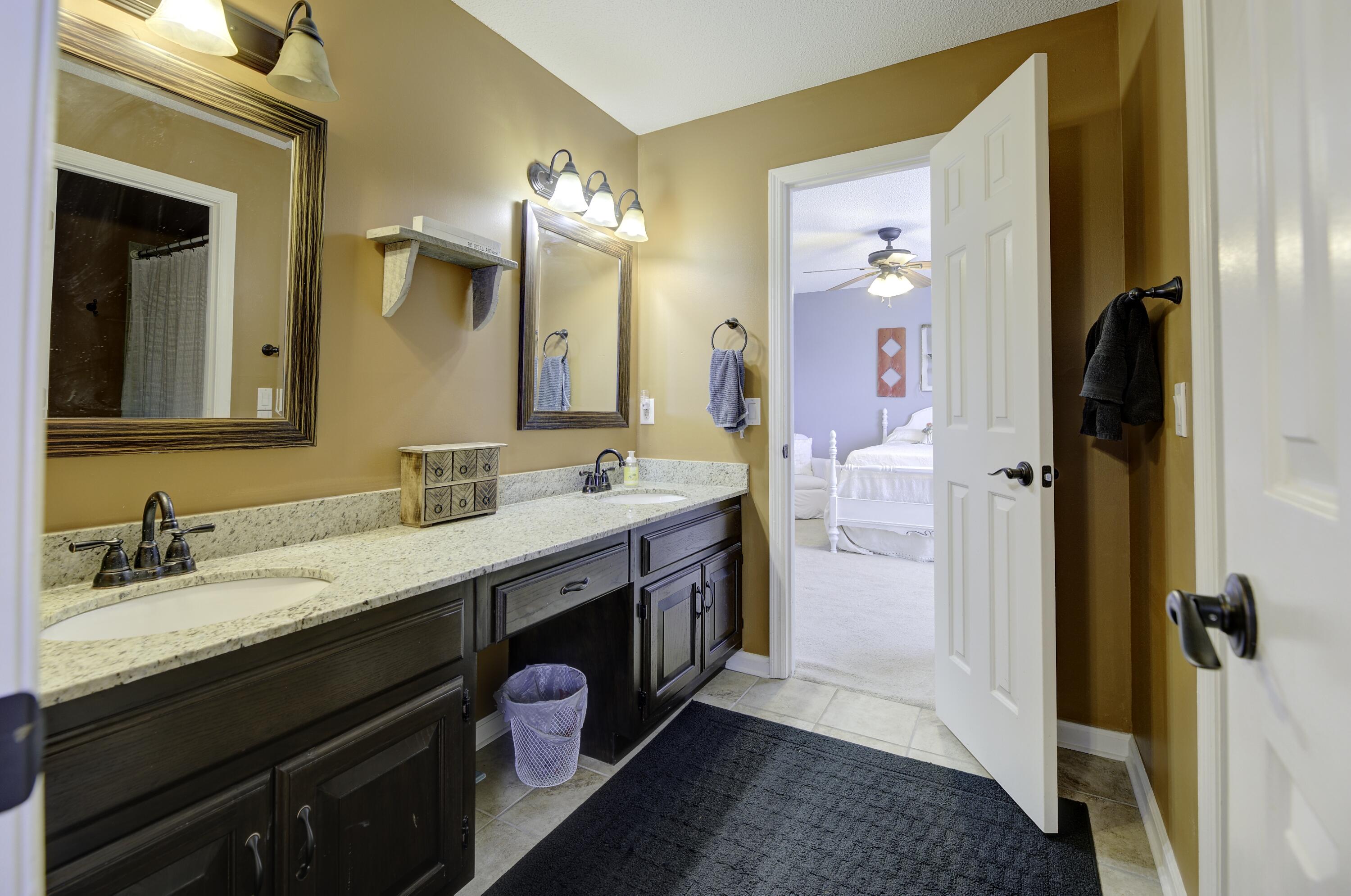 325 Shadow Ridge Drive Chattanooga, TN 37421 - Photo 27 of 43 Jack and Jill Bathroom
