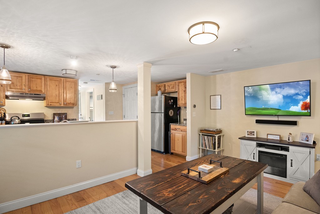 91 Friend Street, Unit B Amesbury, MA 01913 - Photo 5 of 22 Gallery Image 5