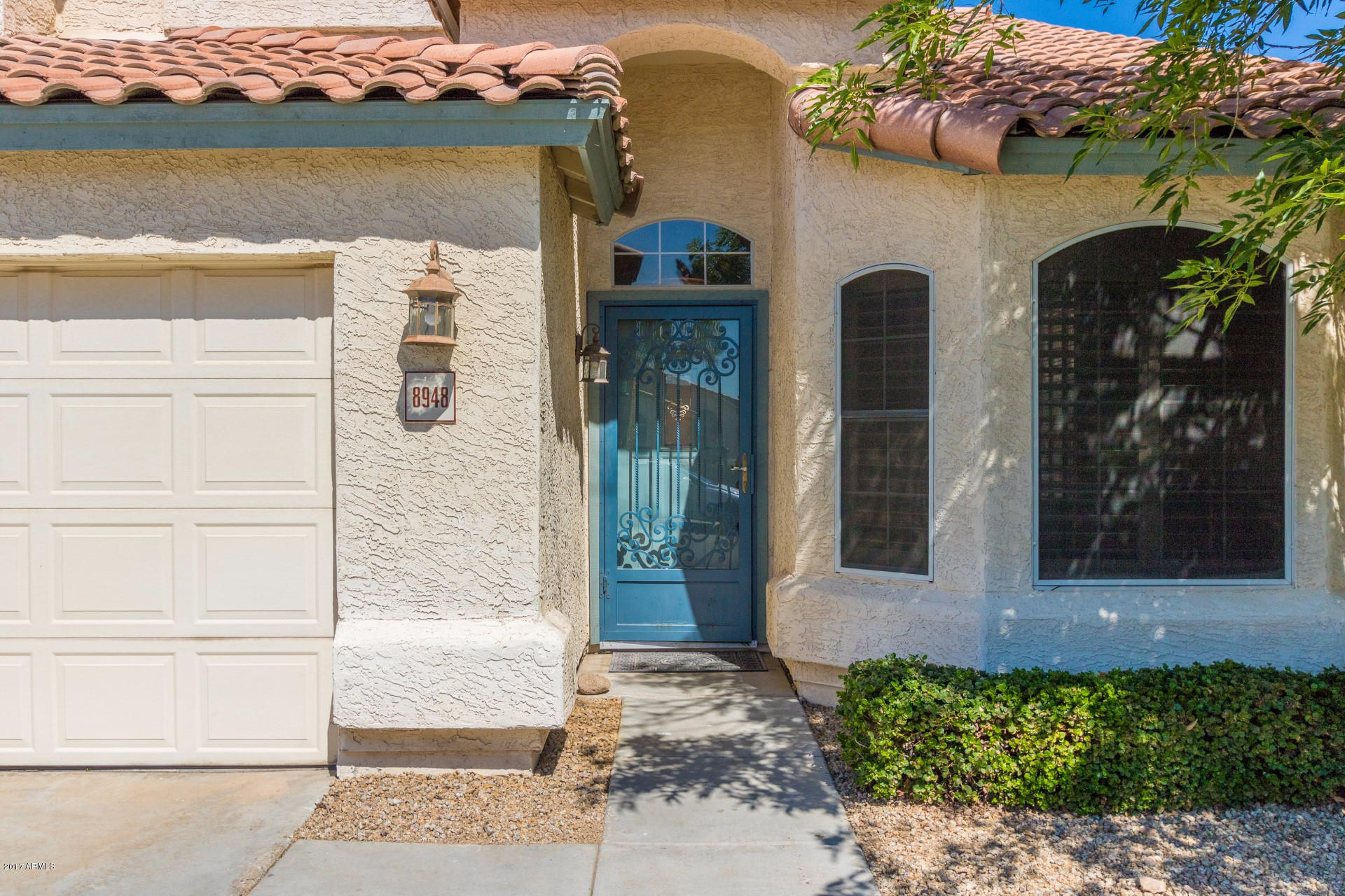 8948 West Kathleen Road Peoria, AZ 85382 - Photo 4 of 32