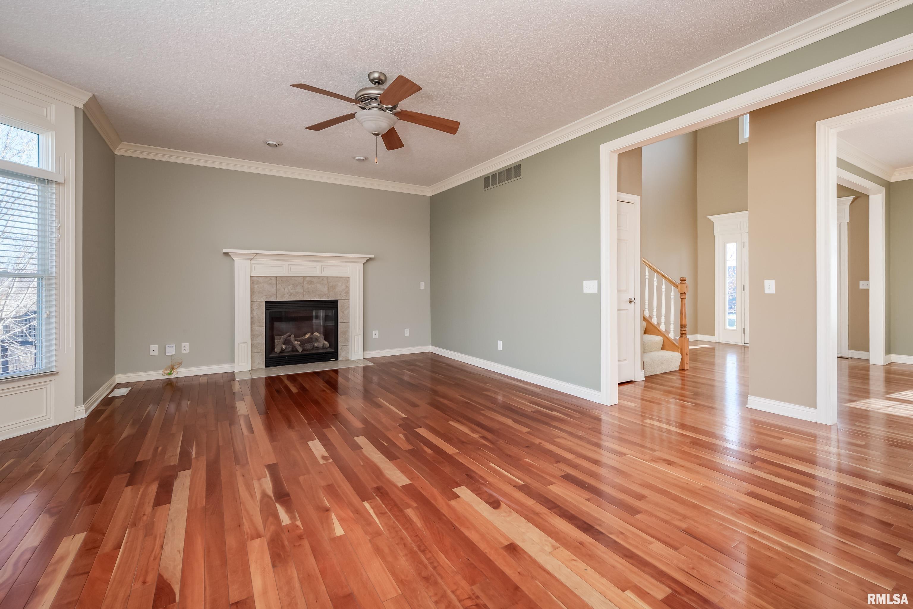 5553 North Ridge Circle Bettendorf, IA 52722 - Photo 11 of 36 Gallery Image 11