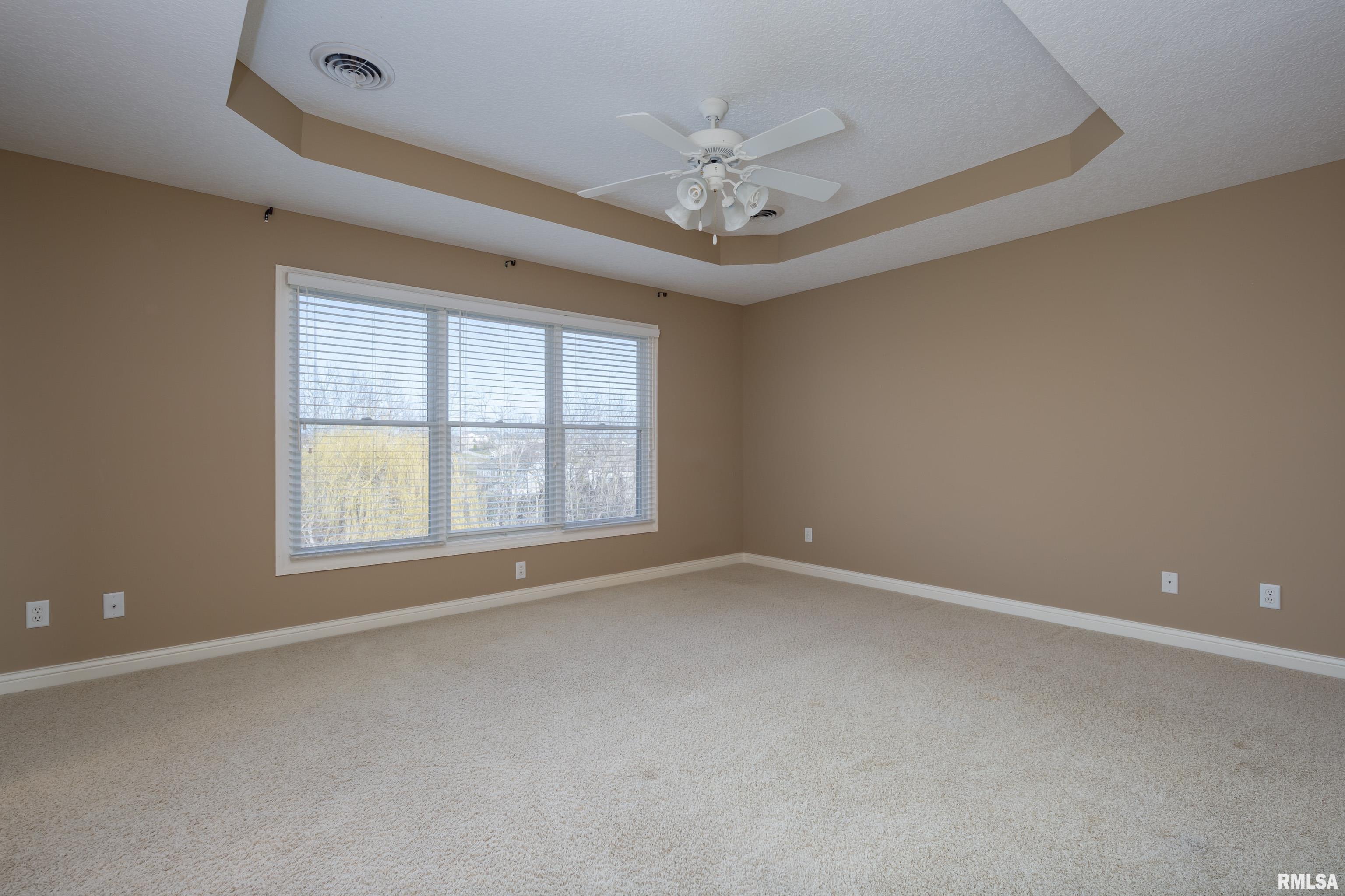 5553 North Ridge Circle Bettendorf, IA 52722 - Photo 26 of 36 Gallery Image 26