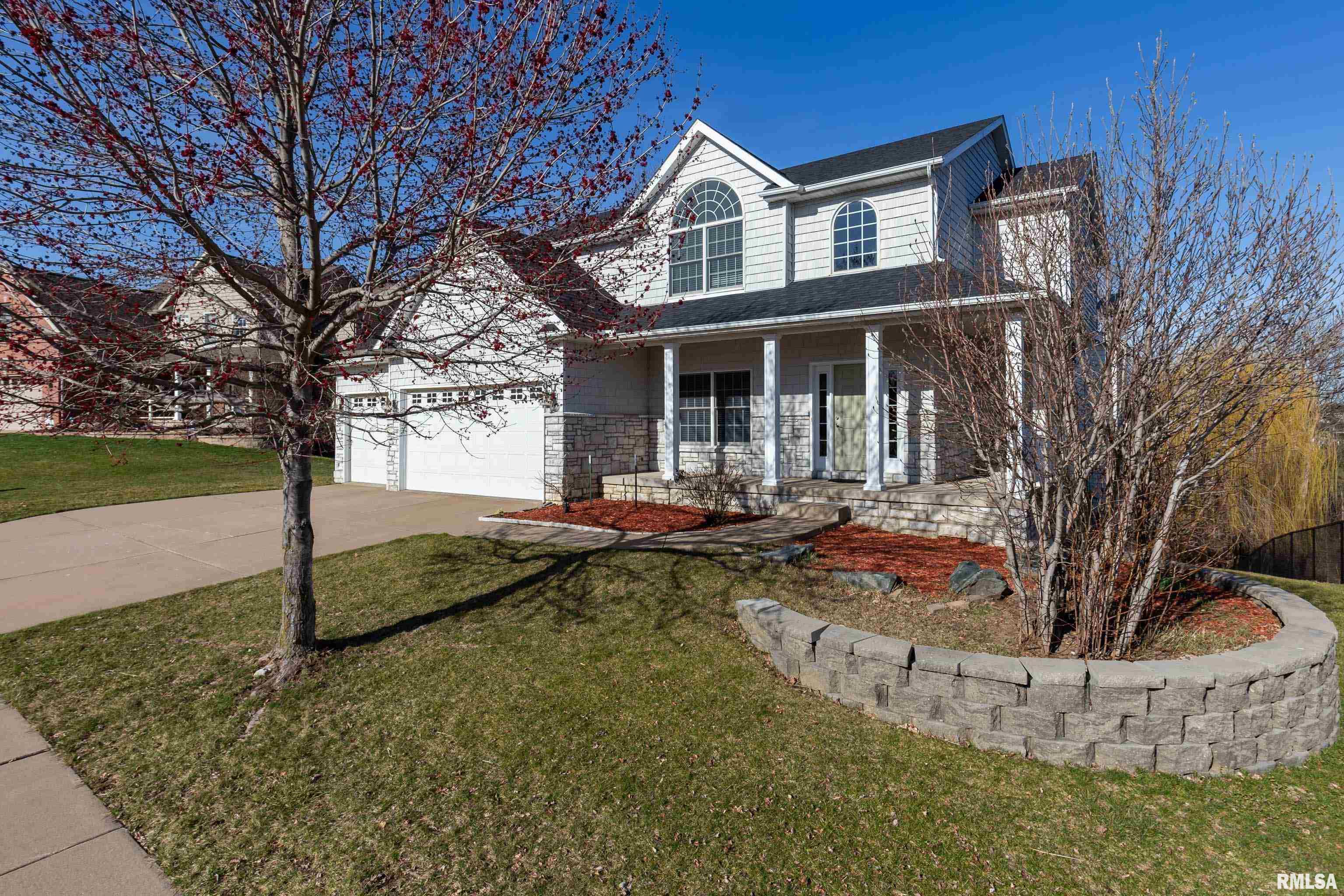 5553 North Ridge Circle Bettendorf, IA 52722 - Photo 3 of 36 Gallery Image 3