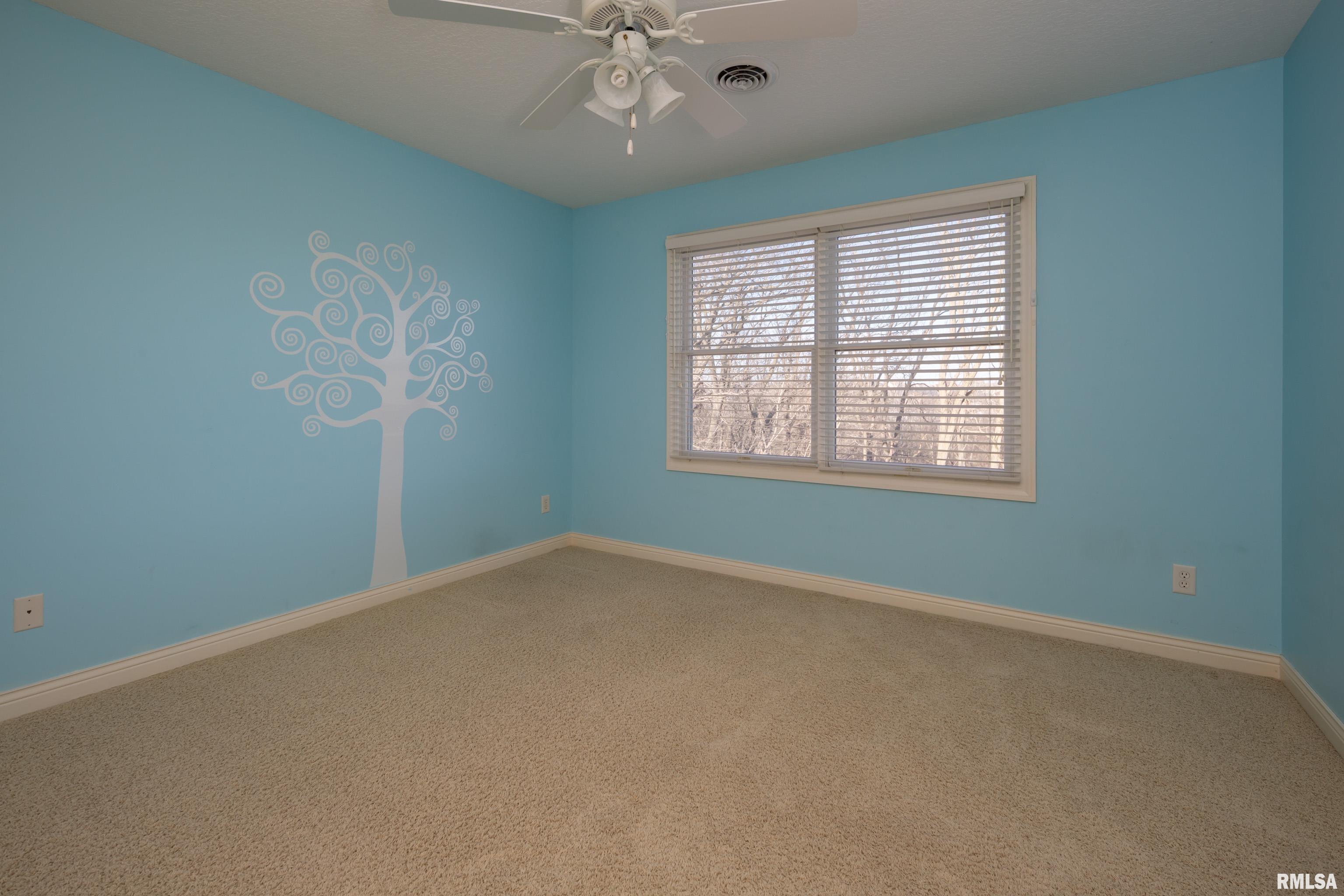 5553 North Ridge Circle Bettendorf, IA 52722 - Photo 31 of 36 Gallery Image 31