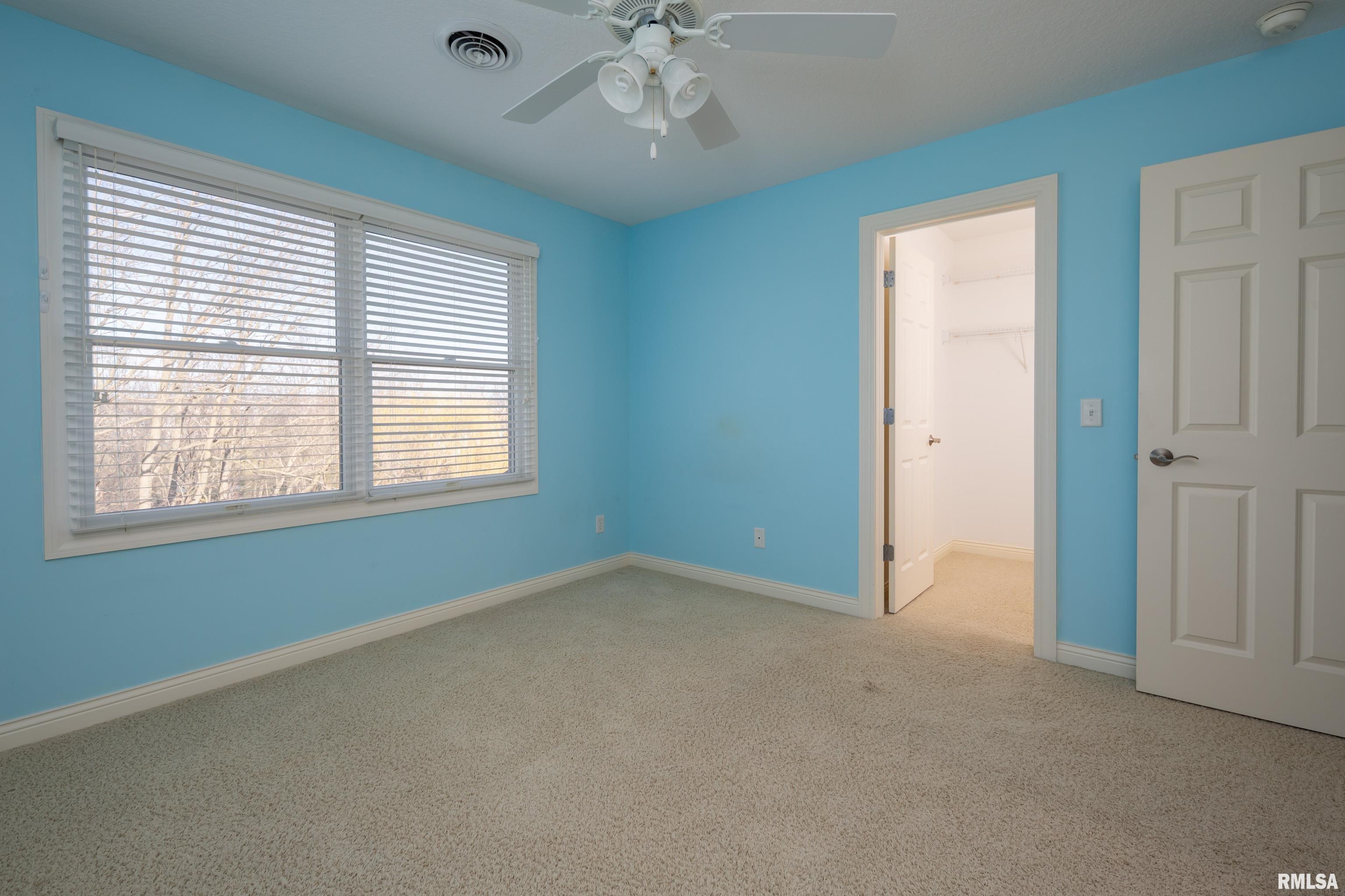 5553 North Ridge Circle Bettendorf, IA 52722 - Photo 33 of 36 Gallery Image 33