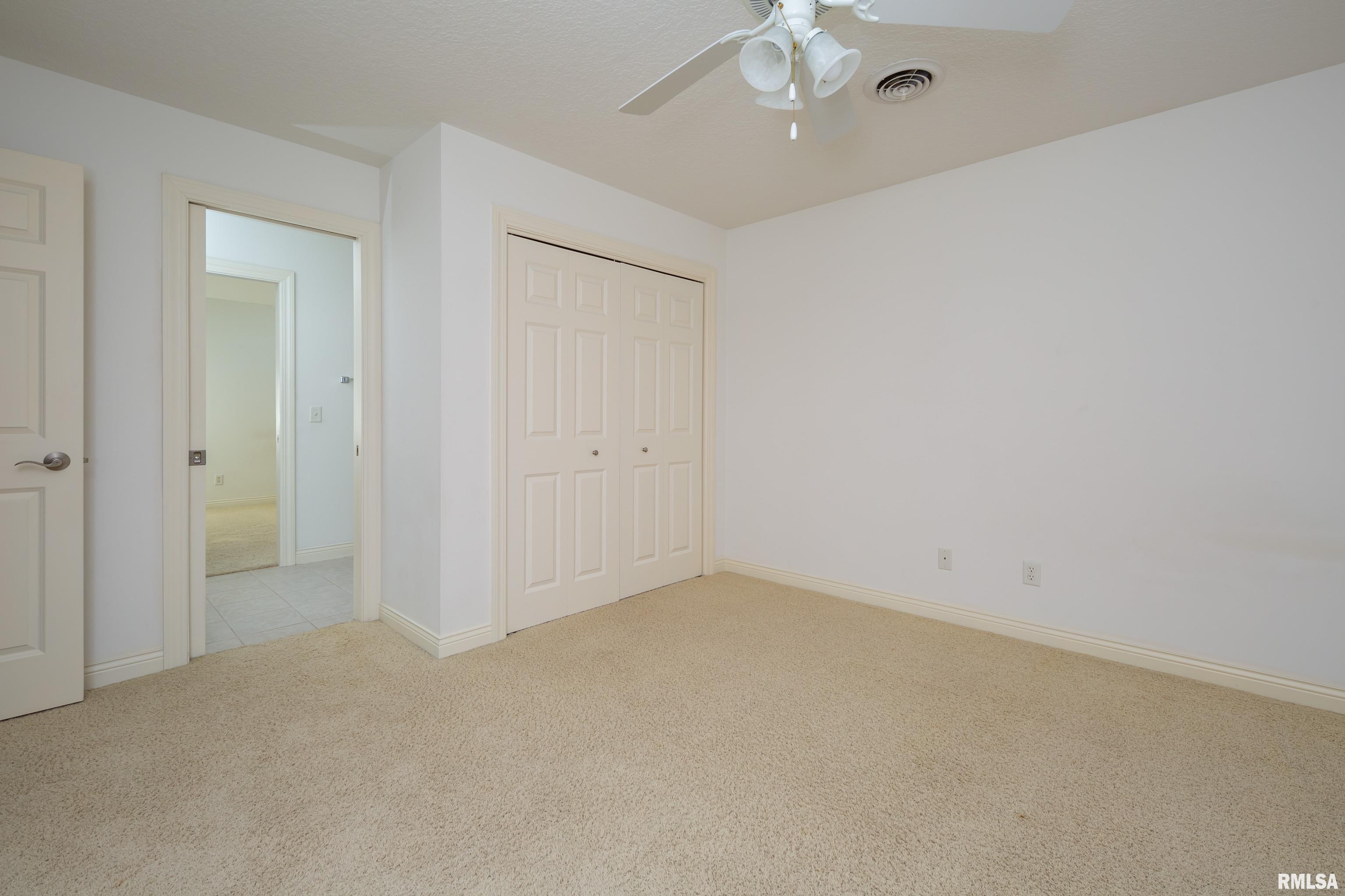 5553 North Ridge Circle Bettendorf, IA 52722 - Photo 35 of 36 Gallery Image 35