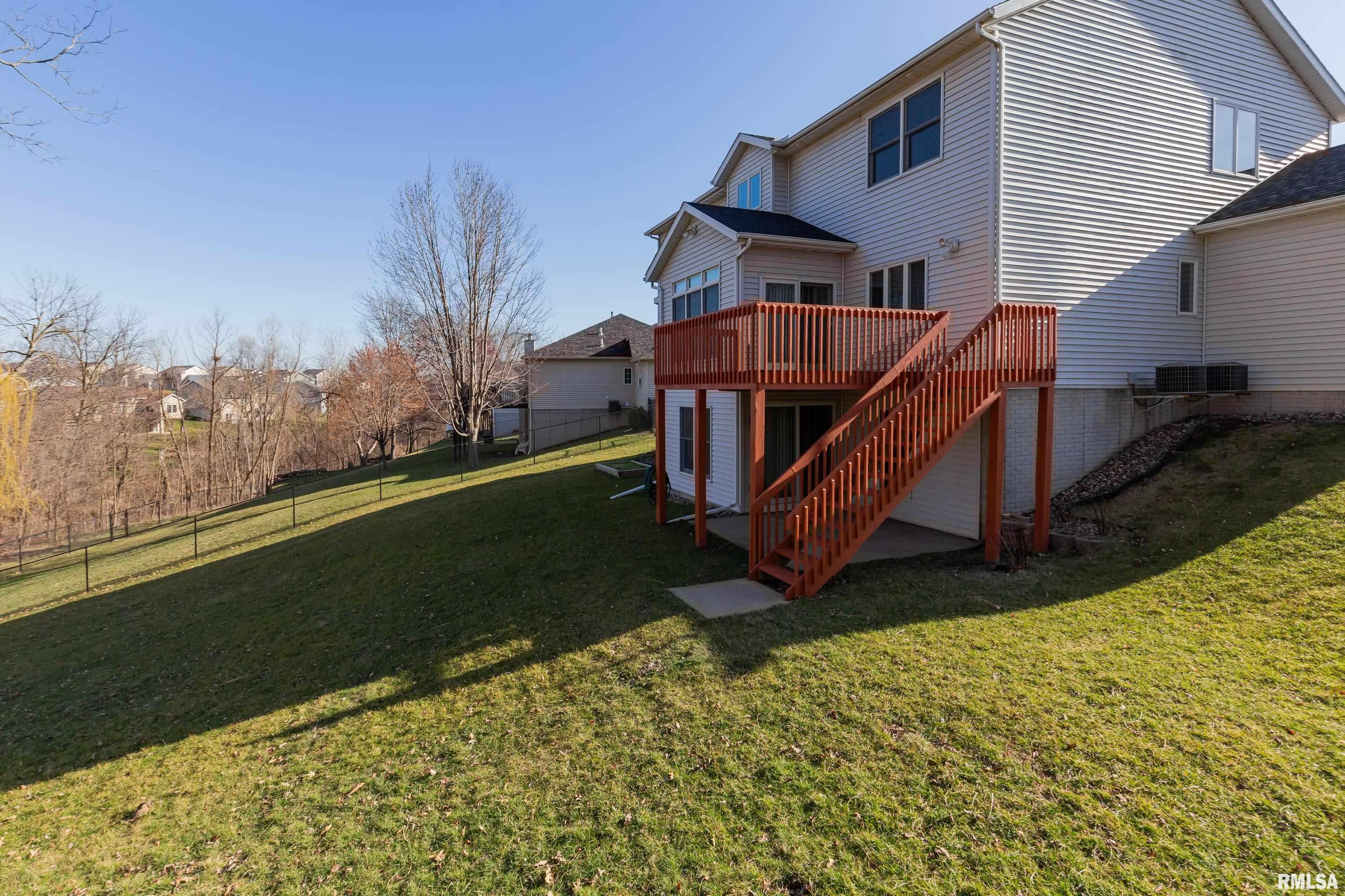 5553 North Ridge Circle Bettendorf, IA 52722 - Photo 5 of 36 Gallery Image 5