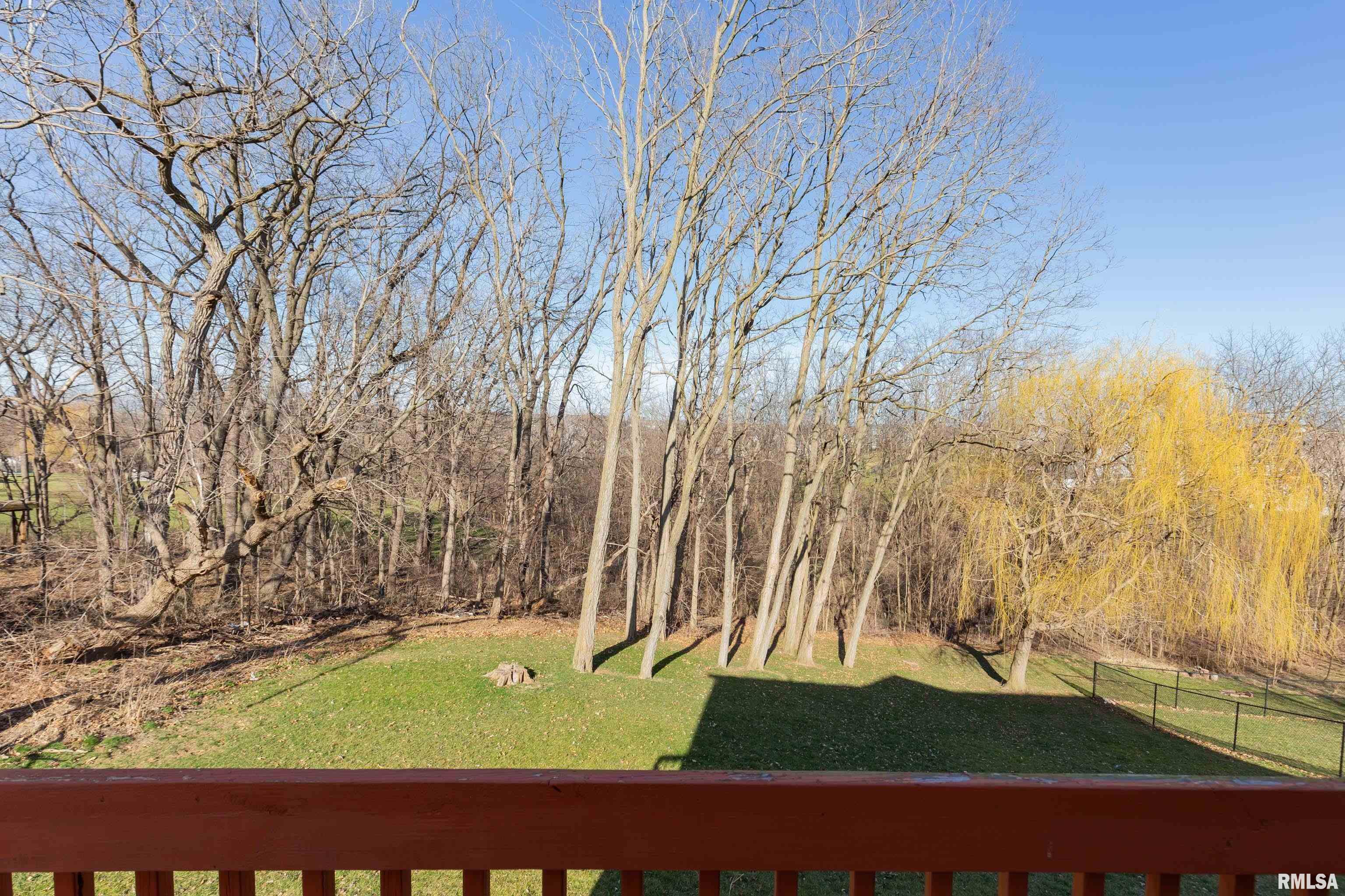 5553 North Ridge Circle Bettendorf, IA 52722 - Photo 7 of 36 Gallery Image 7