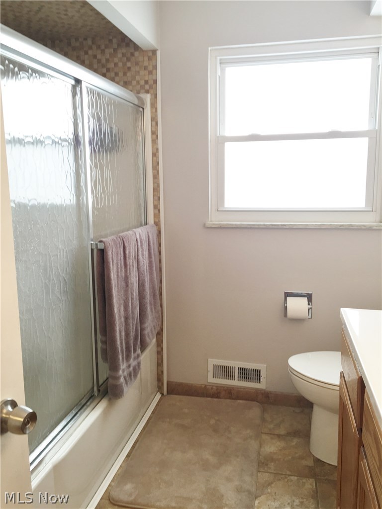 7007 Kenneth Avenue Parma, OH 44129 - Photo 7 of 13