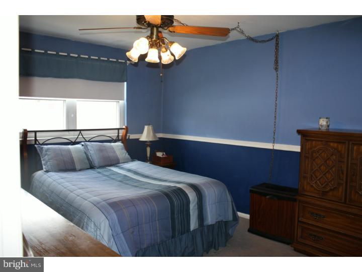 11922 Farwell Road Philadelphia, PA 19154 - Photo 12 of 24 Bedroom - Main