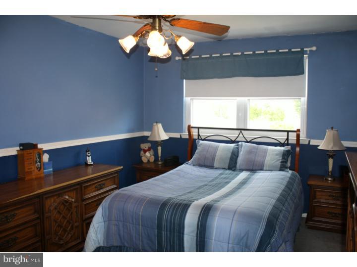 11922 Farwell Road Philadelphia, PA 19154 - Photo 13 of 24 Bedroom - Main