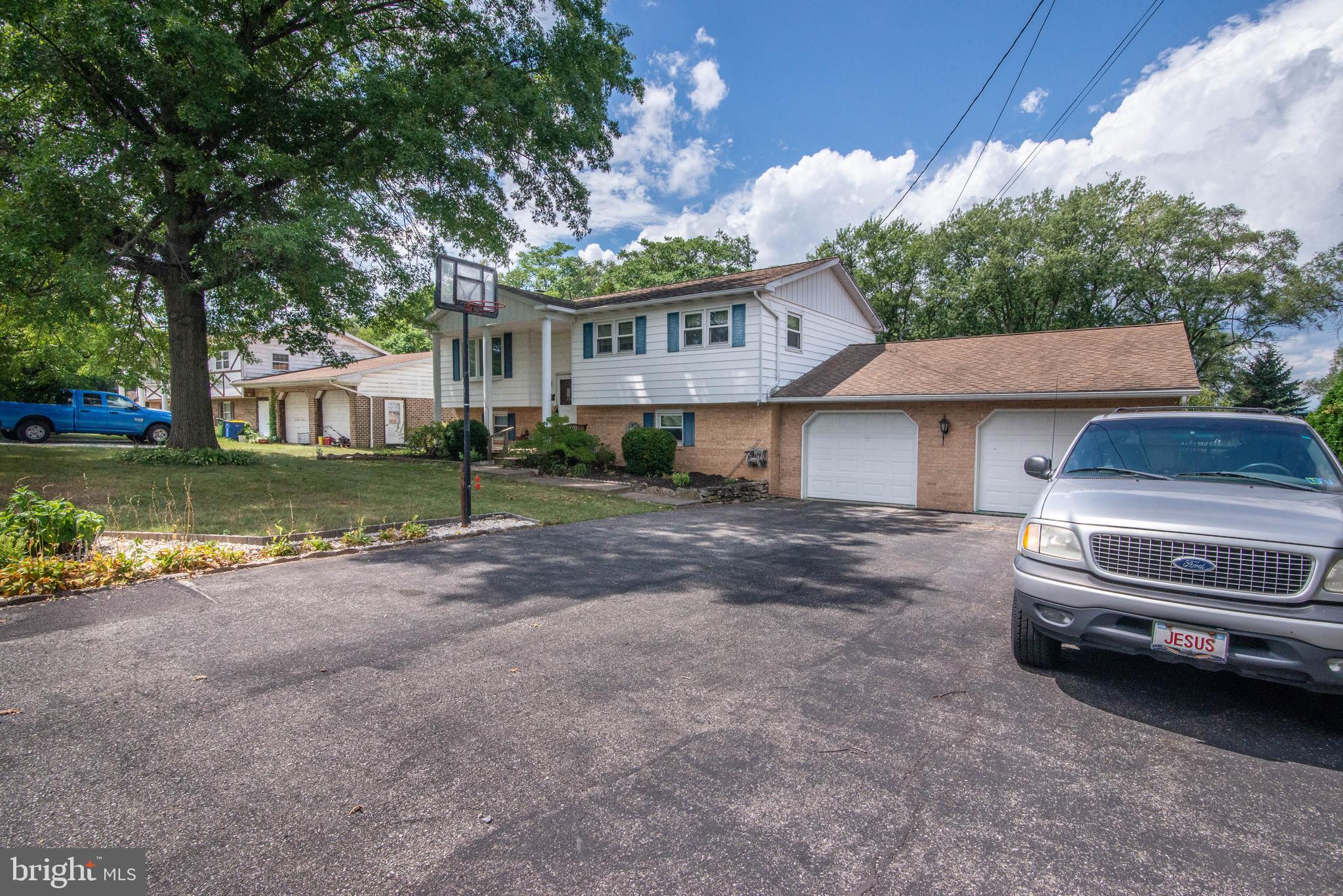 2143 Huntington Road Dover, PA 17315 - Photo 3 of 38