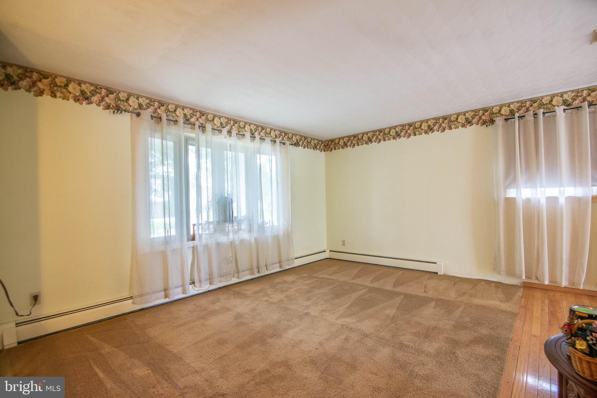 2143 Huntington Road Dover, PA 17315 - Photo 5 of 38