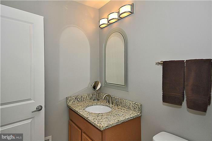 59 R Street Northwest Washington, DC 20001 - Photo 18 of 30 Bath (Master)