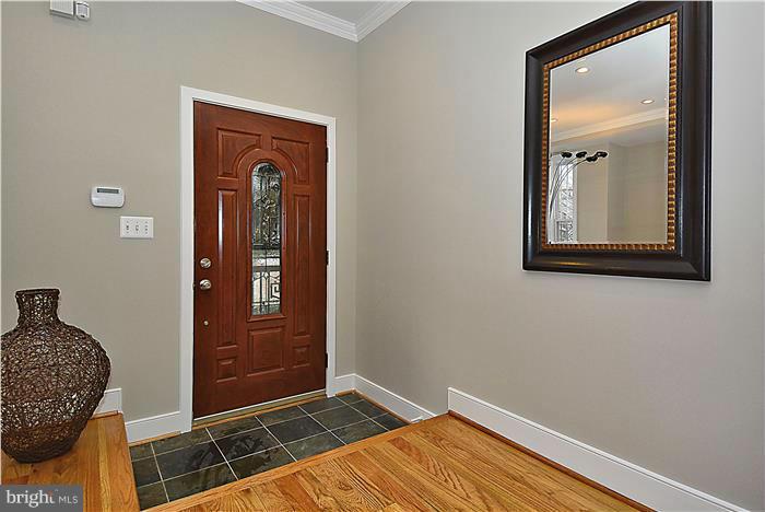 59 R Street Northwest Washington, DC 20001 - Photo 3 of 30 Interior (General)