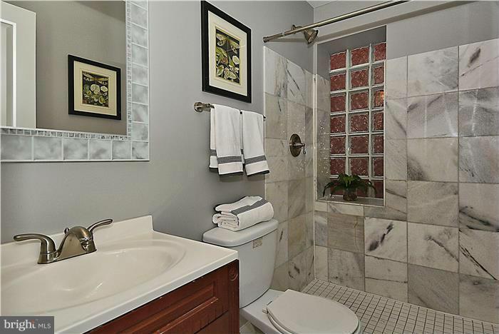 59 R Street Northwest Washington, DC 20001 - Photo 22 of 30 Bath