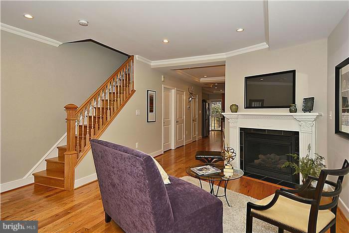 59 R Street Northwest Washington, DC 20001 - Photo 4 of 30 Living Room