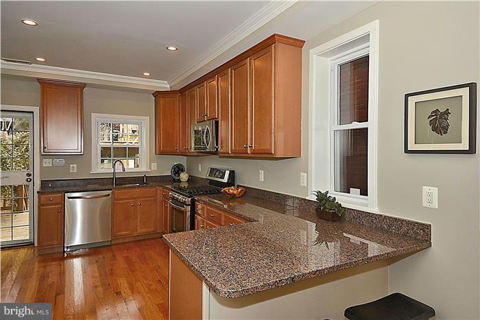 59 R Street Northwest Washington, DC 20001 - Photo 7 of 30 Kitchen