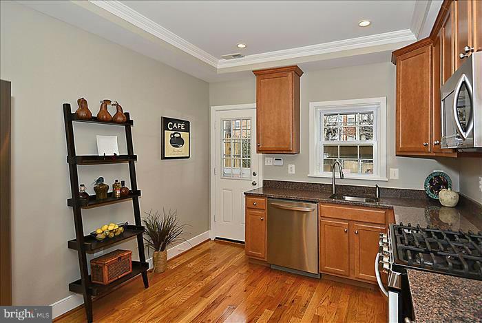 59 R Street Northwest Washington, DC 20001 - Photo 10 of 30 Kitchen