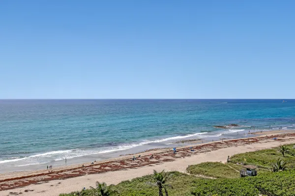 $4,750,000 | 3920 North Ocean Drive, Unit 9B, Singer Island, FL 33404
