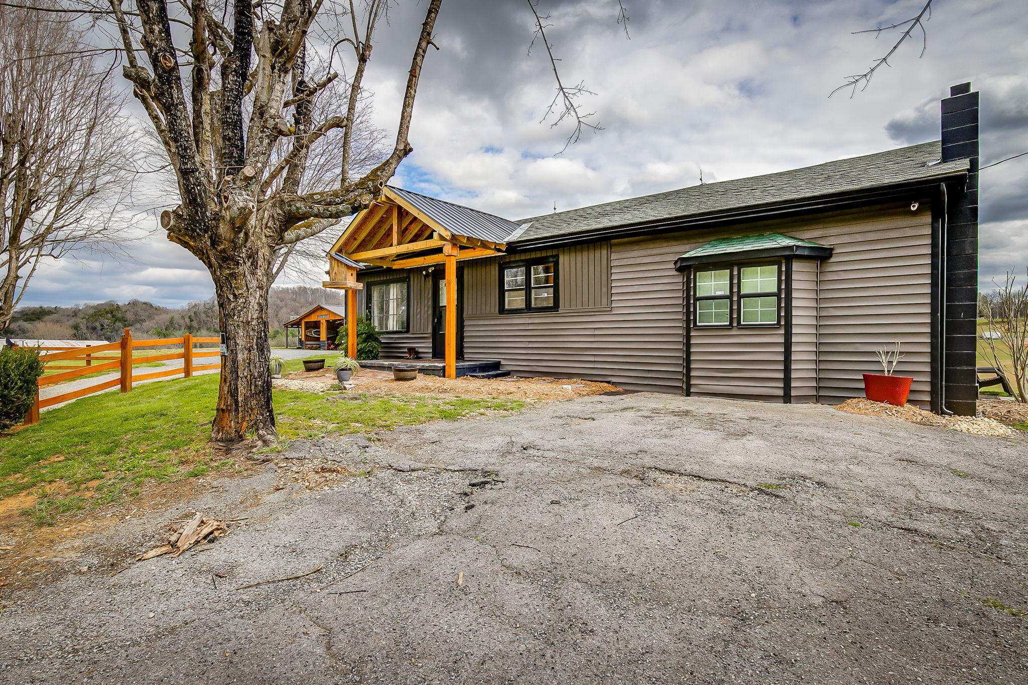 841 Briar Thicket Road Bybee, TN 37713 - Photo 4 of 44 4